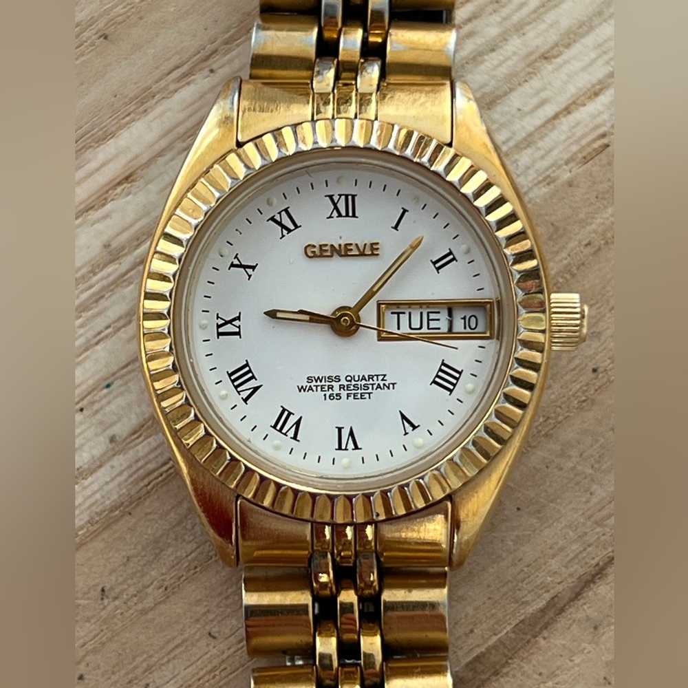 Geneve Presidential Vintage Ladies Watch White Dial Day Date Gold Bracelet